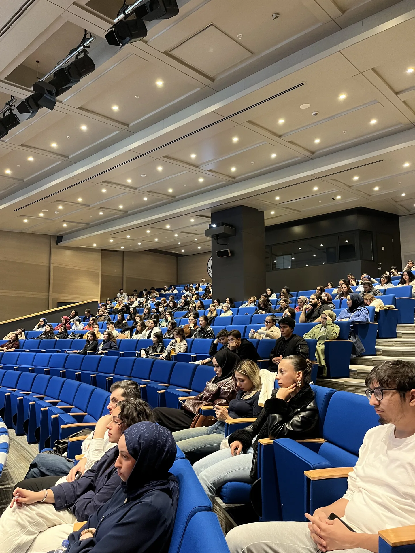 Oryantasyon programı salon görüntüsü