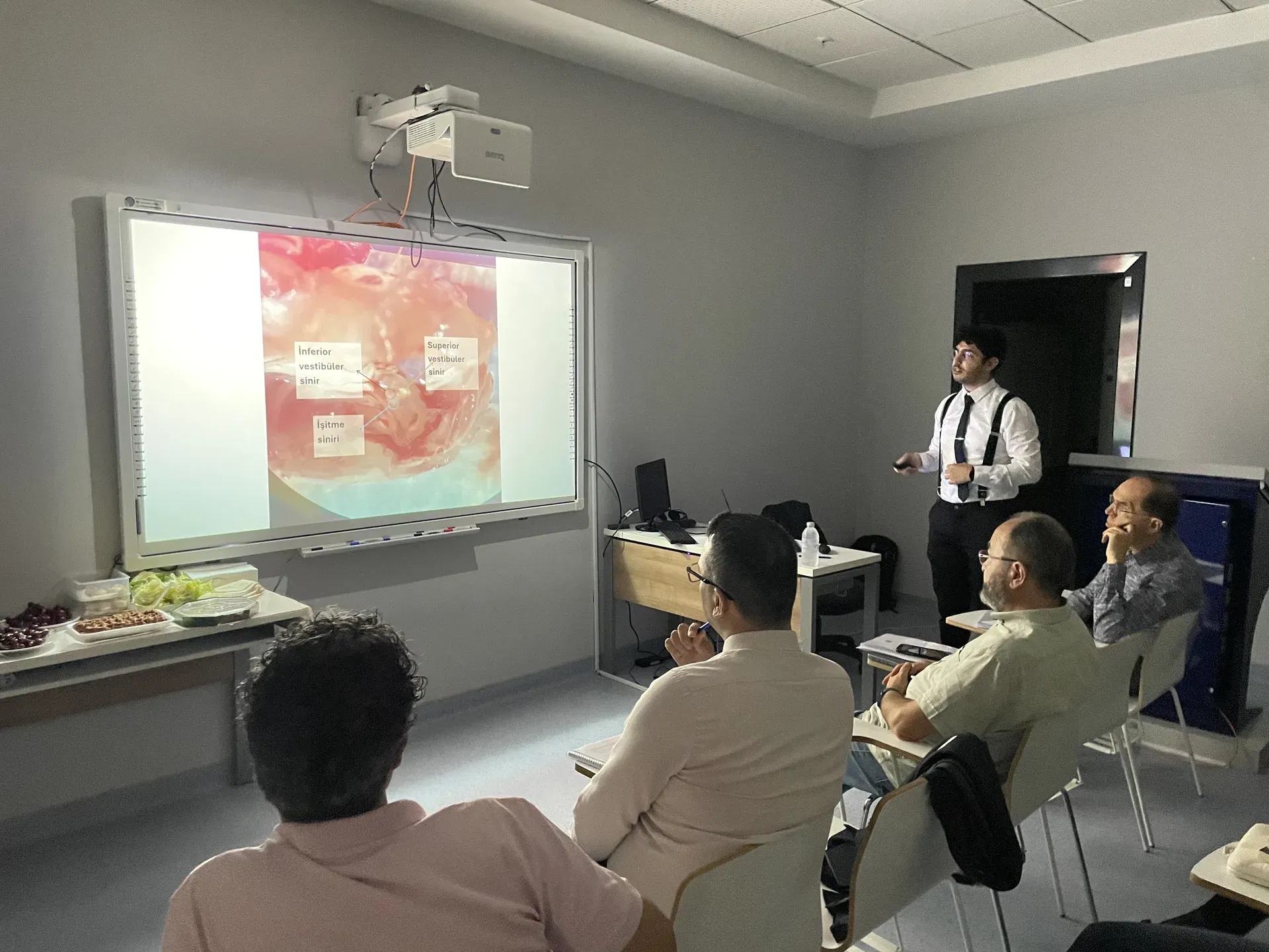 Furkan Büyükkal doktora sunumu sırasında