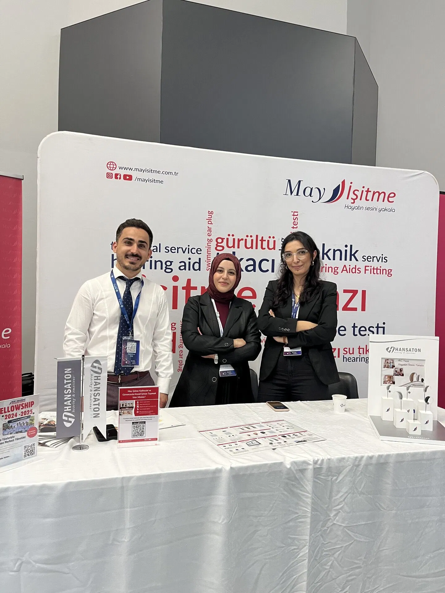 May İşitme standı