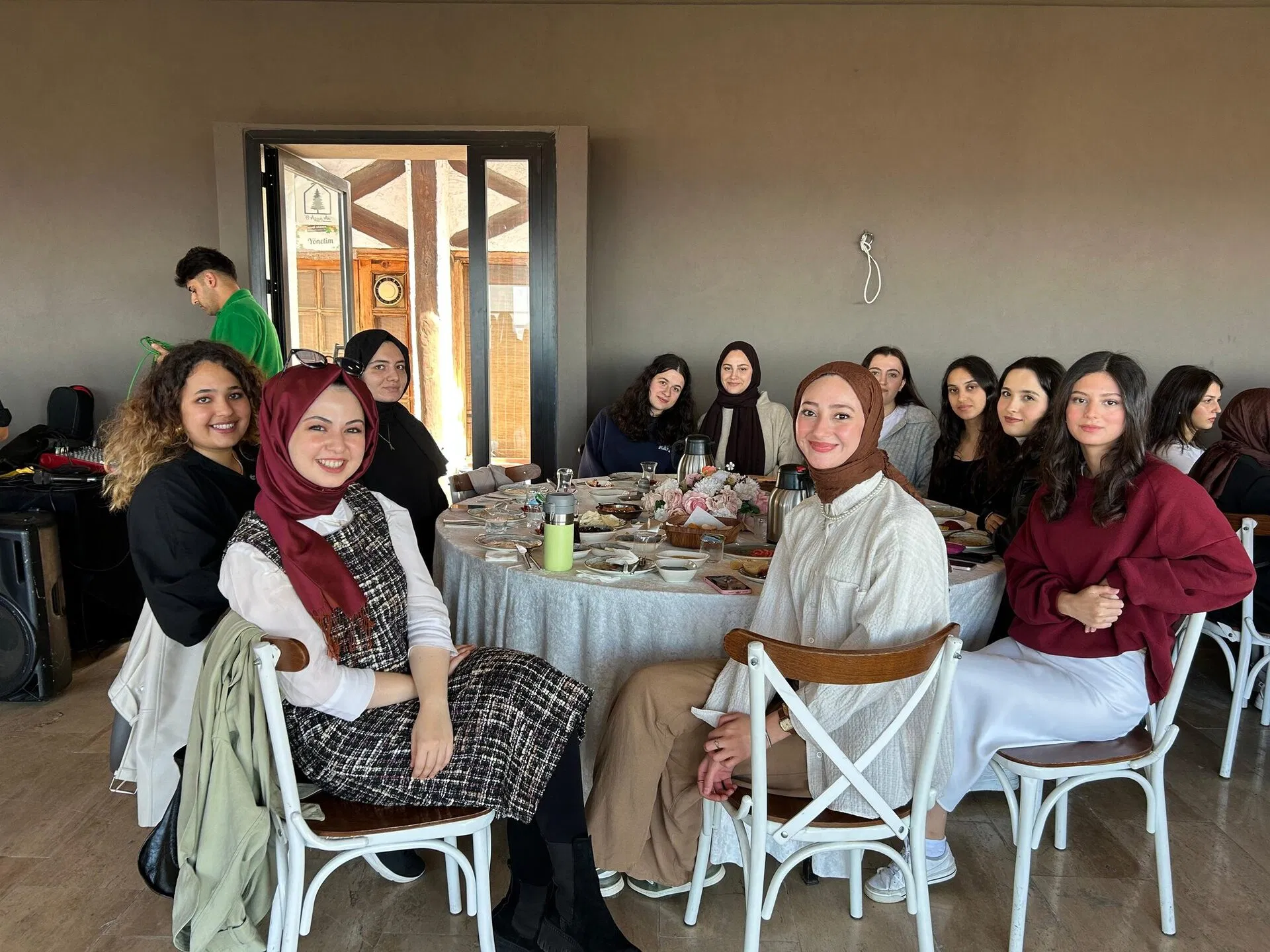 Odyoloji Bölümü’nde Sıcak Bir Karşılama: Tanışma Kahvaltısı ile Yeni Döneme Merhaba etkinlik fotoğrafı 7