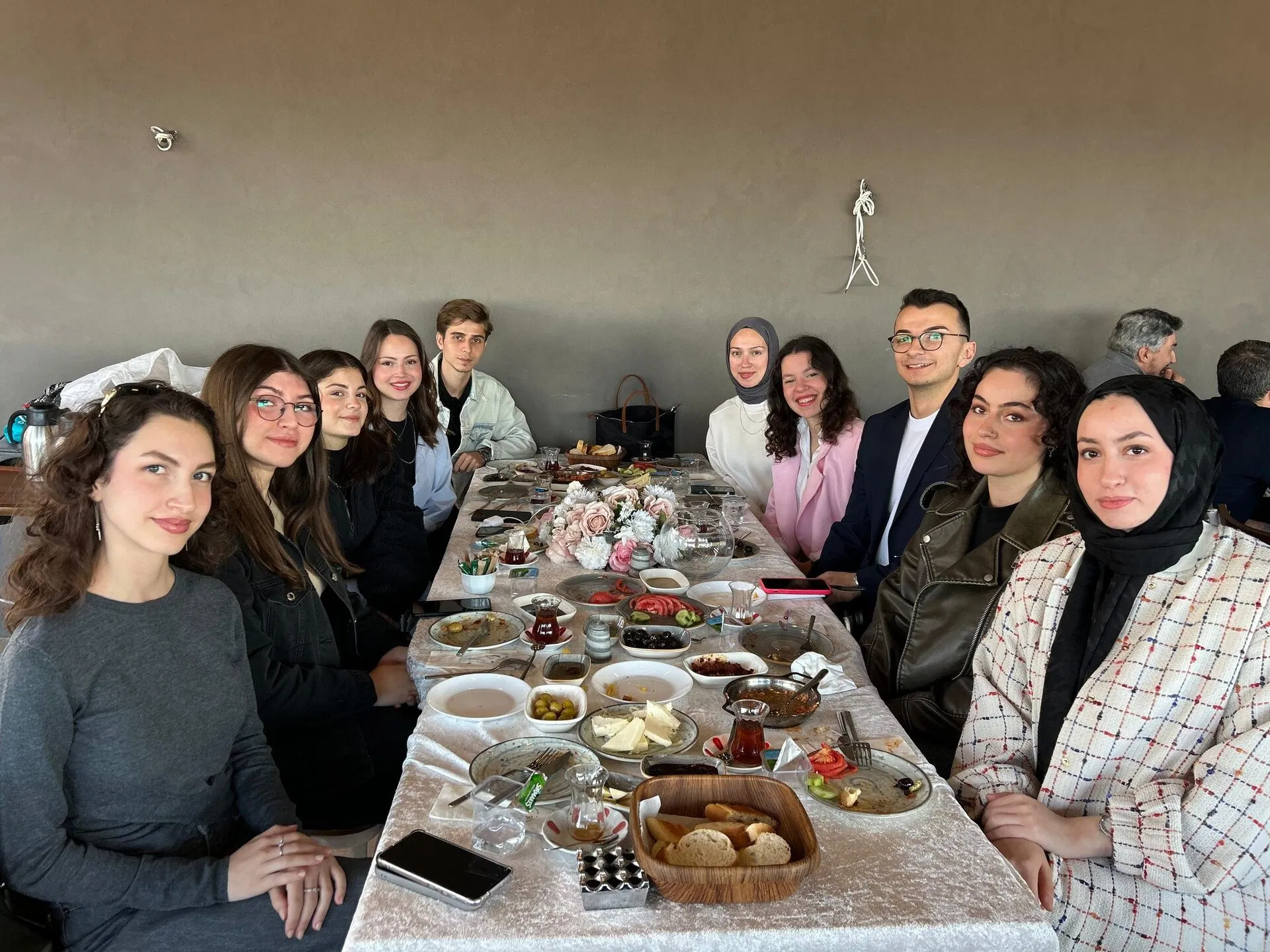 Odyoloji Bölümü’nde Sıcak Bir Karşılama: Tanışma Kahvaltısı ile Yeni Döneme Merhaba etkinlik fotoğrafı 8