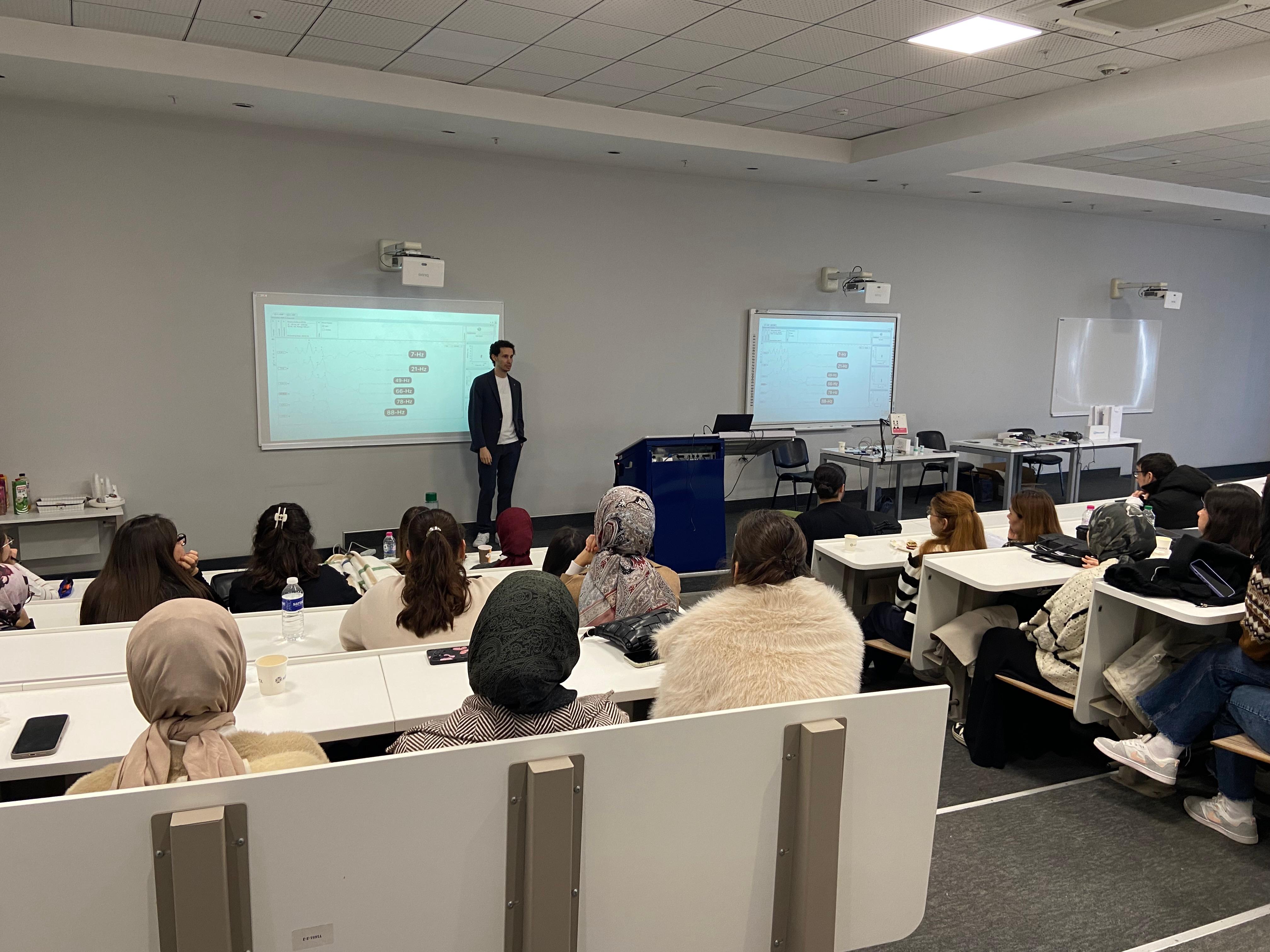 PHOTO-2025-12-11-12-06-24 (1) PHOTO-2025-12-11-12-06-24 (1)